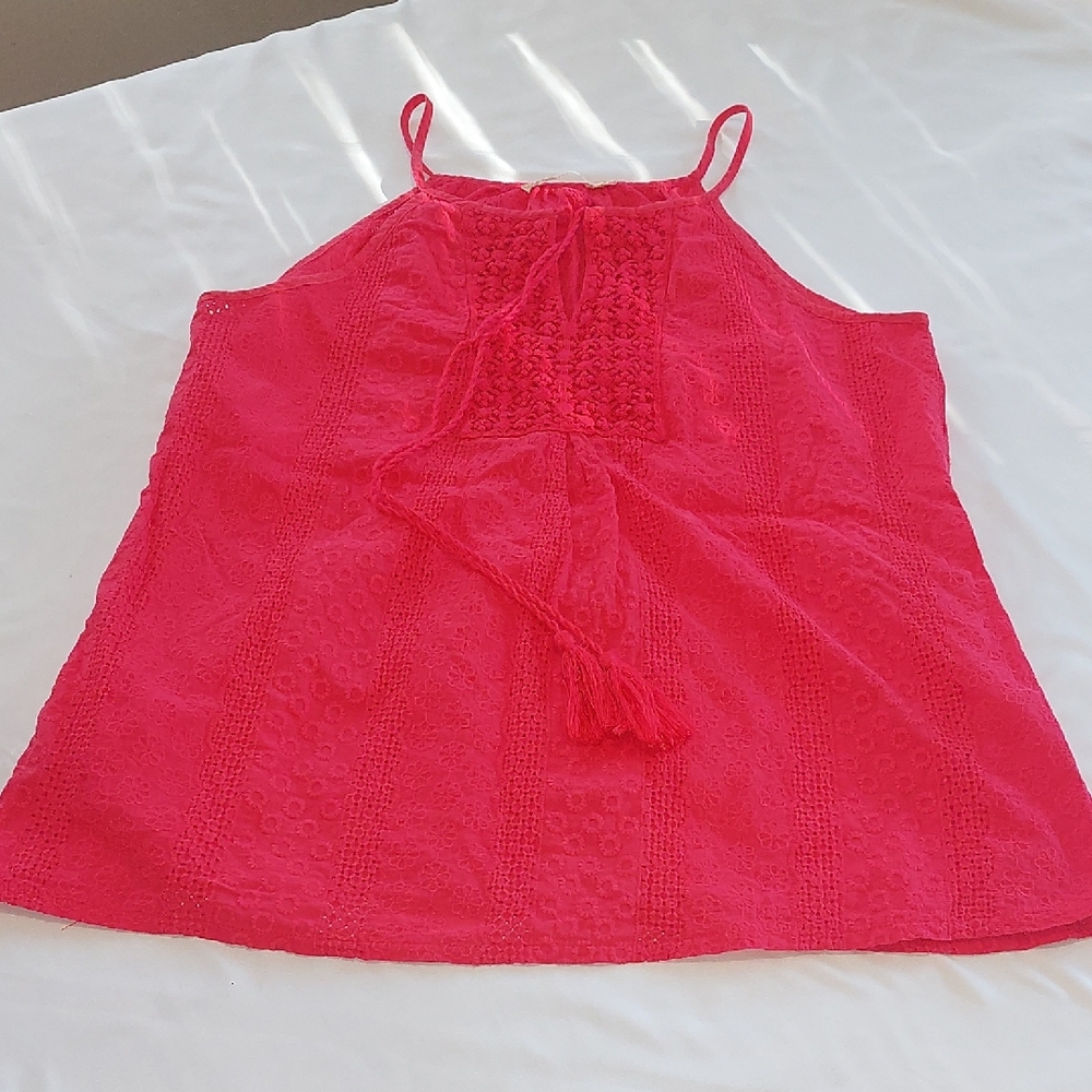 LAFFAIRE Sleeveless Lace Top Salmon Color .Size Large